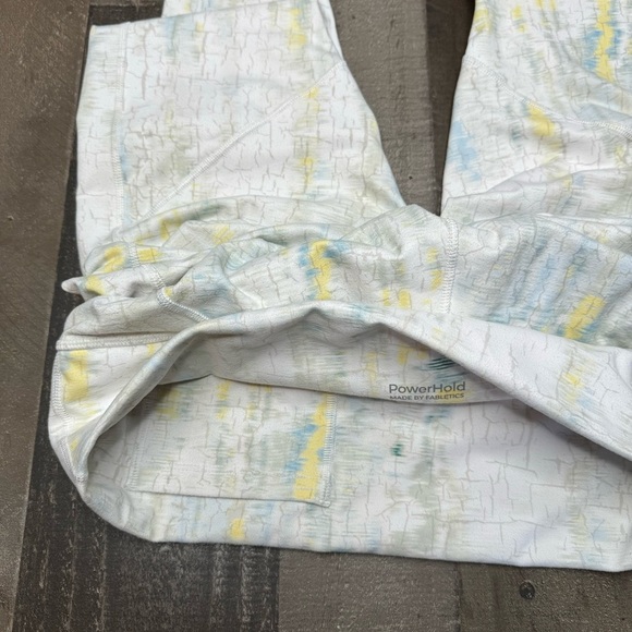 Fabletics Leggings with Subtle Multicolor Accents size large - Picture 9 of 12